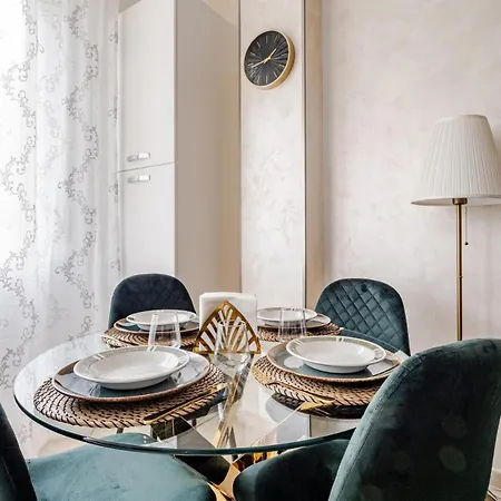 San Siro Hideaway, Garage,metro&wifi! Милан